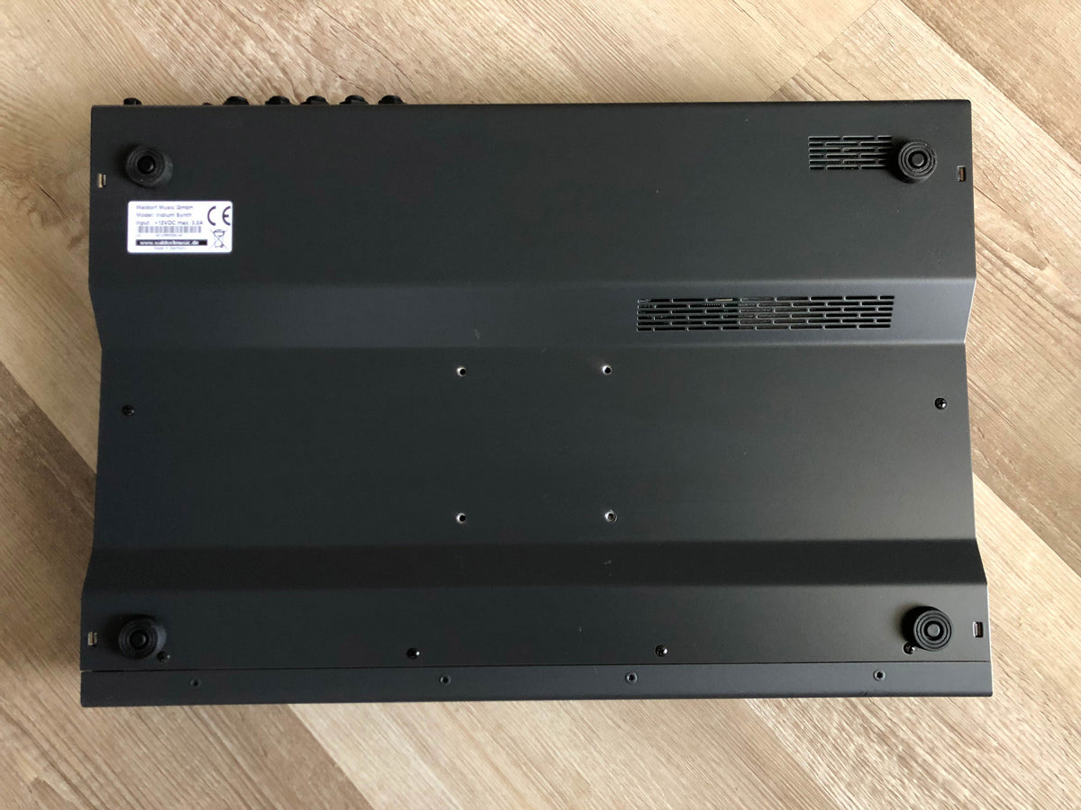 Waldorf Iridium Desktop MKI 16-Voice Synthesizer w/ OG Box, Manual + PSU