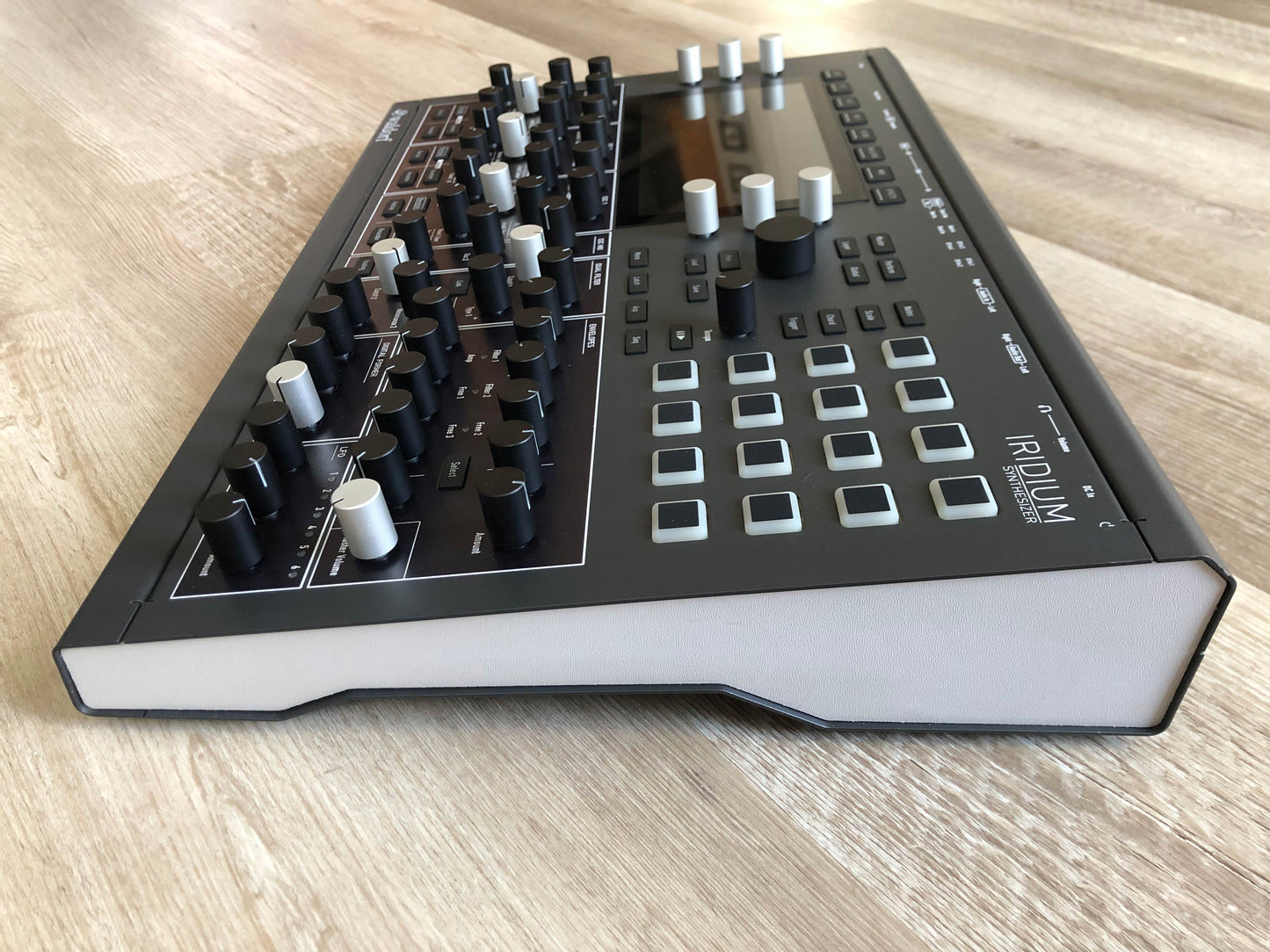 Waldorf Iridium Desktop MKI 16-Voice Synthesizer w/ OG Box, 128GB microSD + PSU