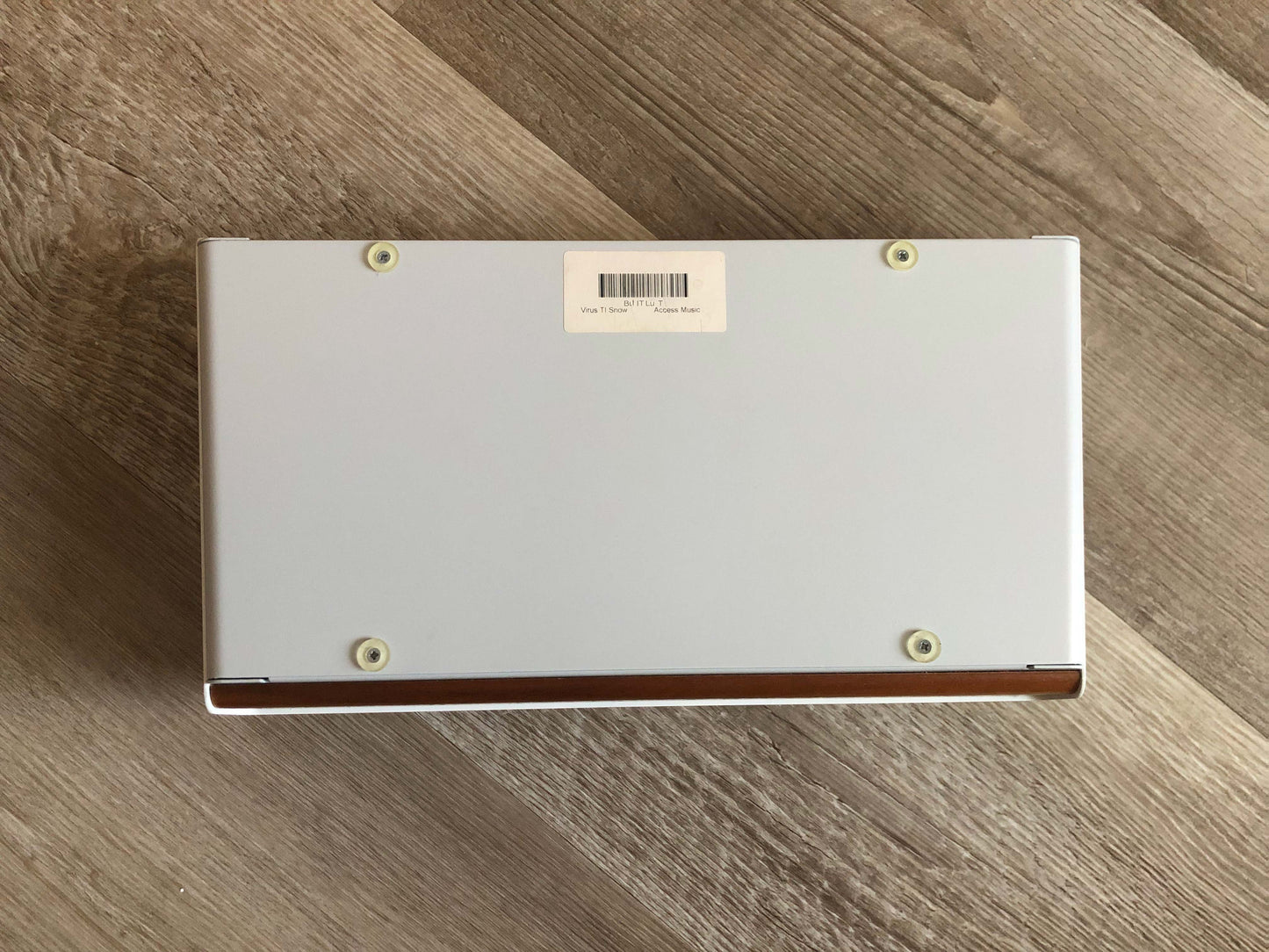 Access Virus TI Snow, All New Tacts, Battery, PSU, USB Cable & Virus Carry Bag