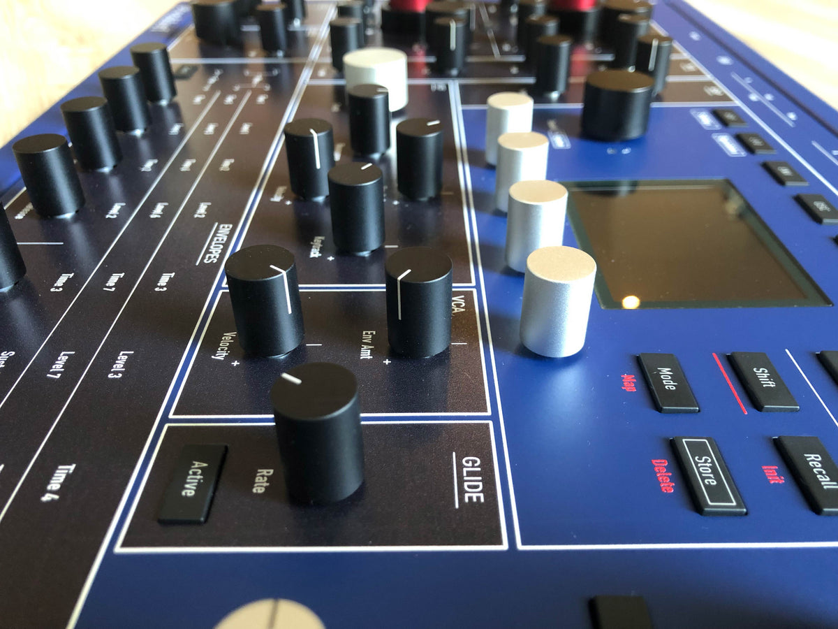Waldorf M 8-Voice Wavetable Desktop Synthesizer w/ OG Box + PSU