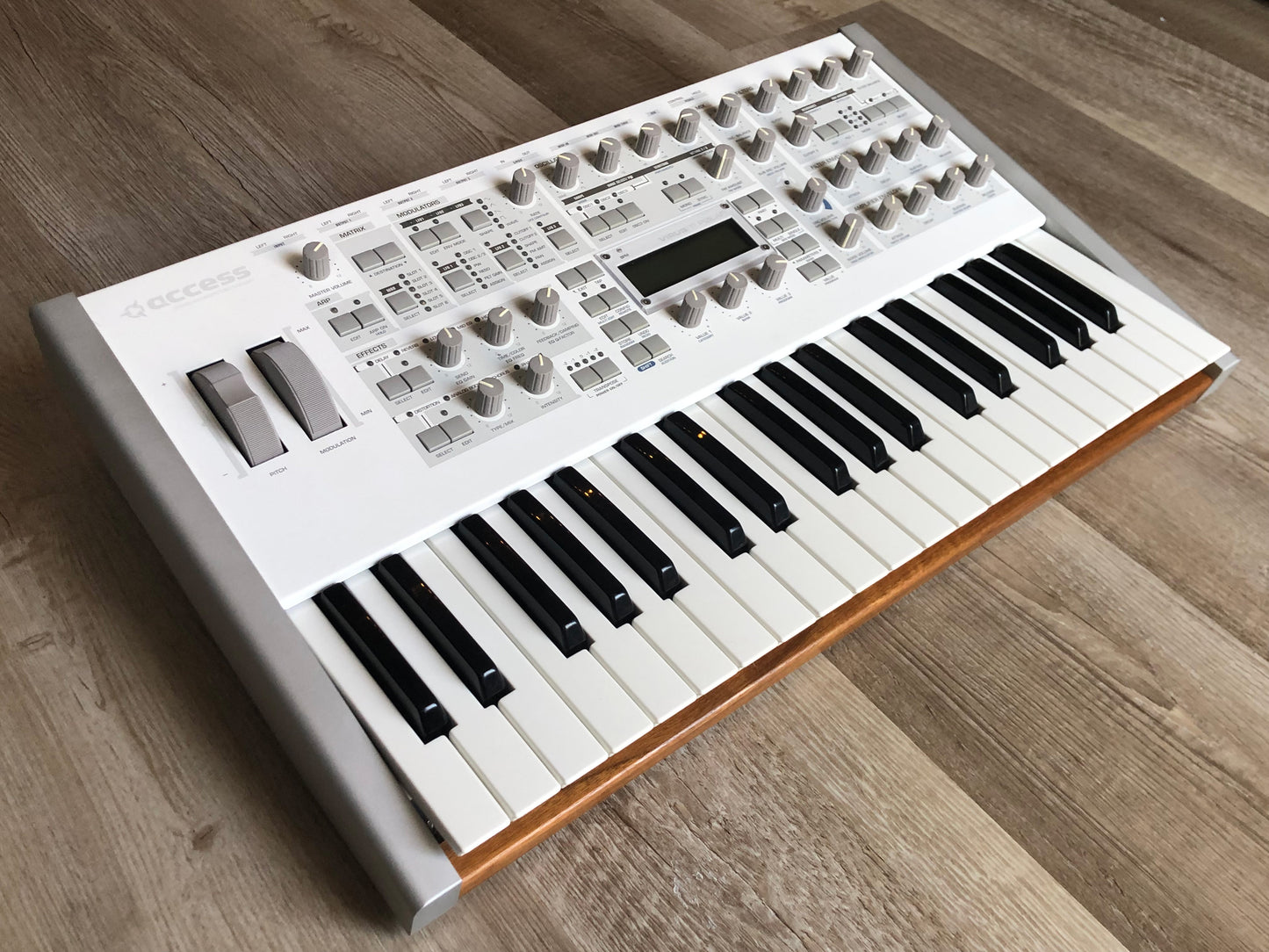 Access Virus TI Polar with New Battery, OG Power Cable, New USB Cable