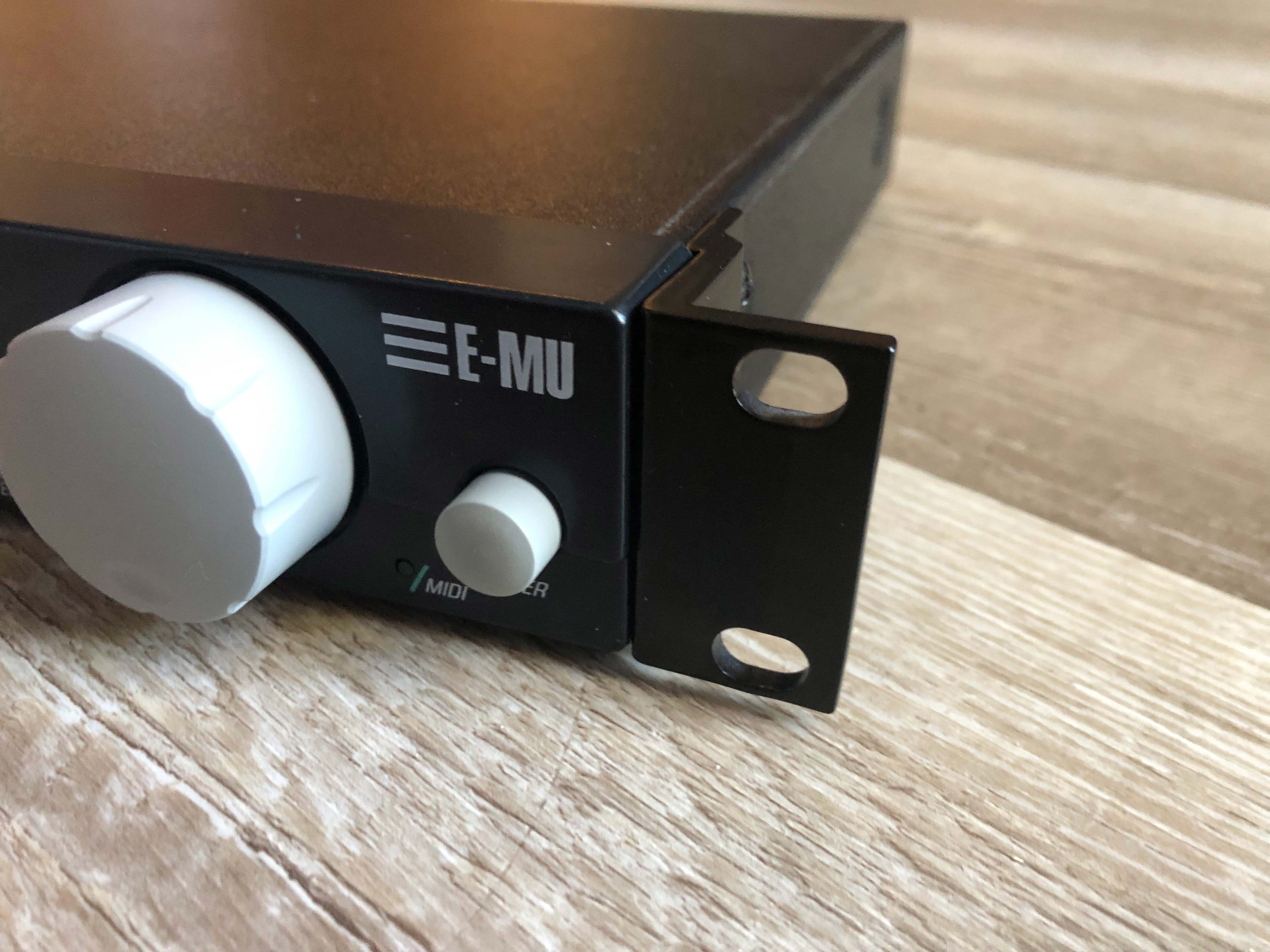 E-MU Proteus 2000 Synthesizer w/ Rack Ears + Manual | Captain Black's