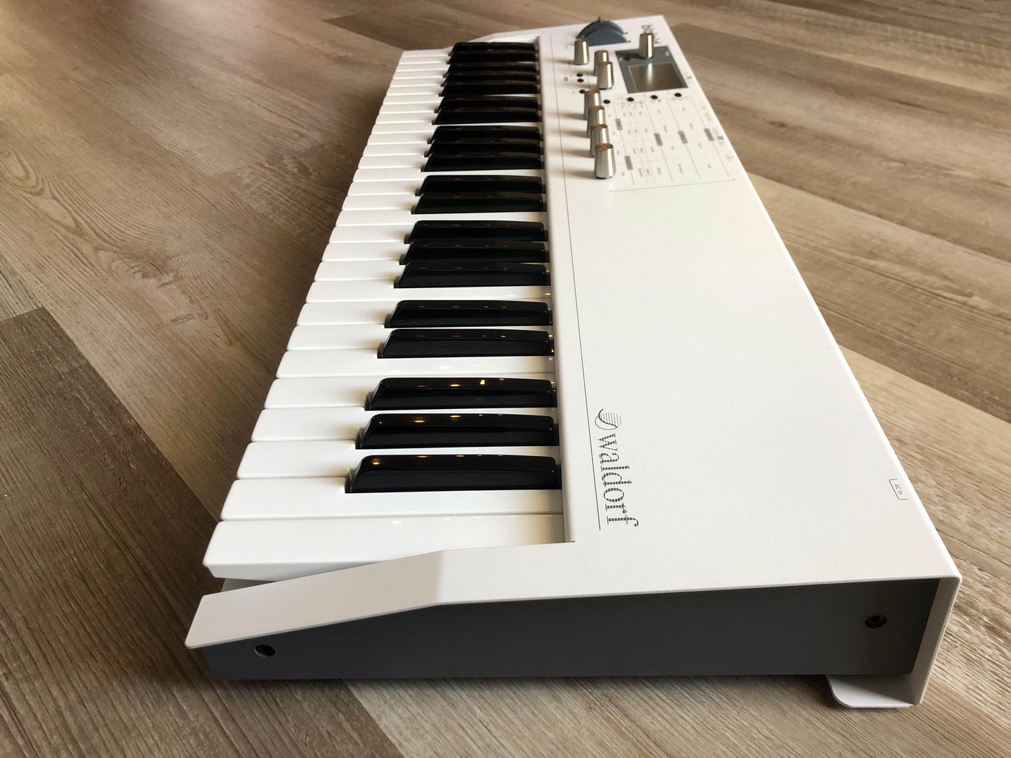 Waldorf Blofeld 49-Key Wavetable & Analog Modeling Synthesizer Mint w/ Original Box + Manual
