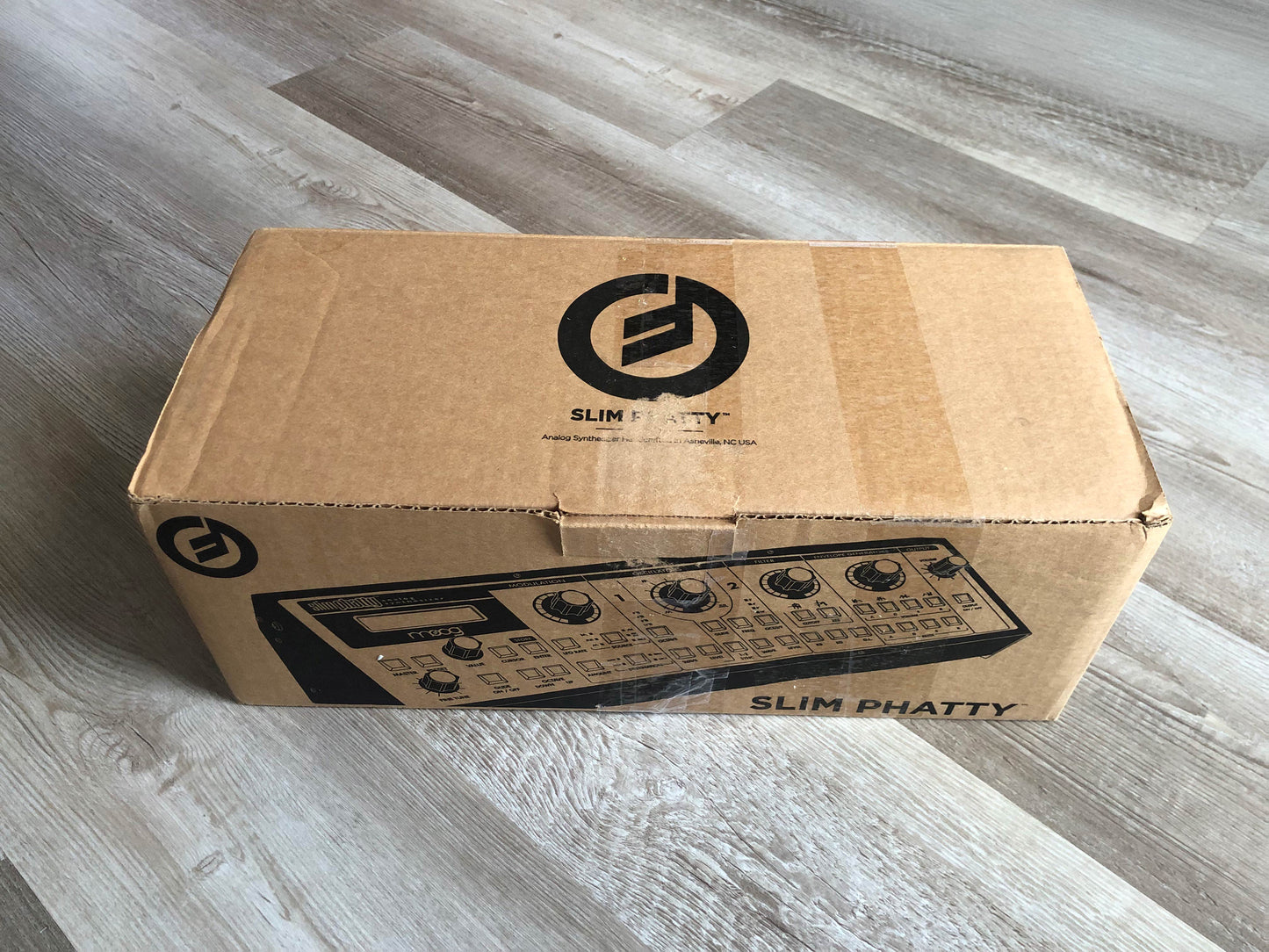 Moog Slim Phatty Analog Synthesizer w/ Original Box + Rack Ears