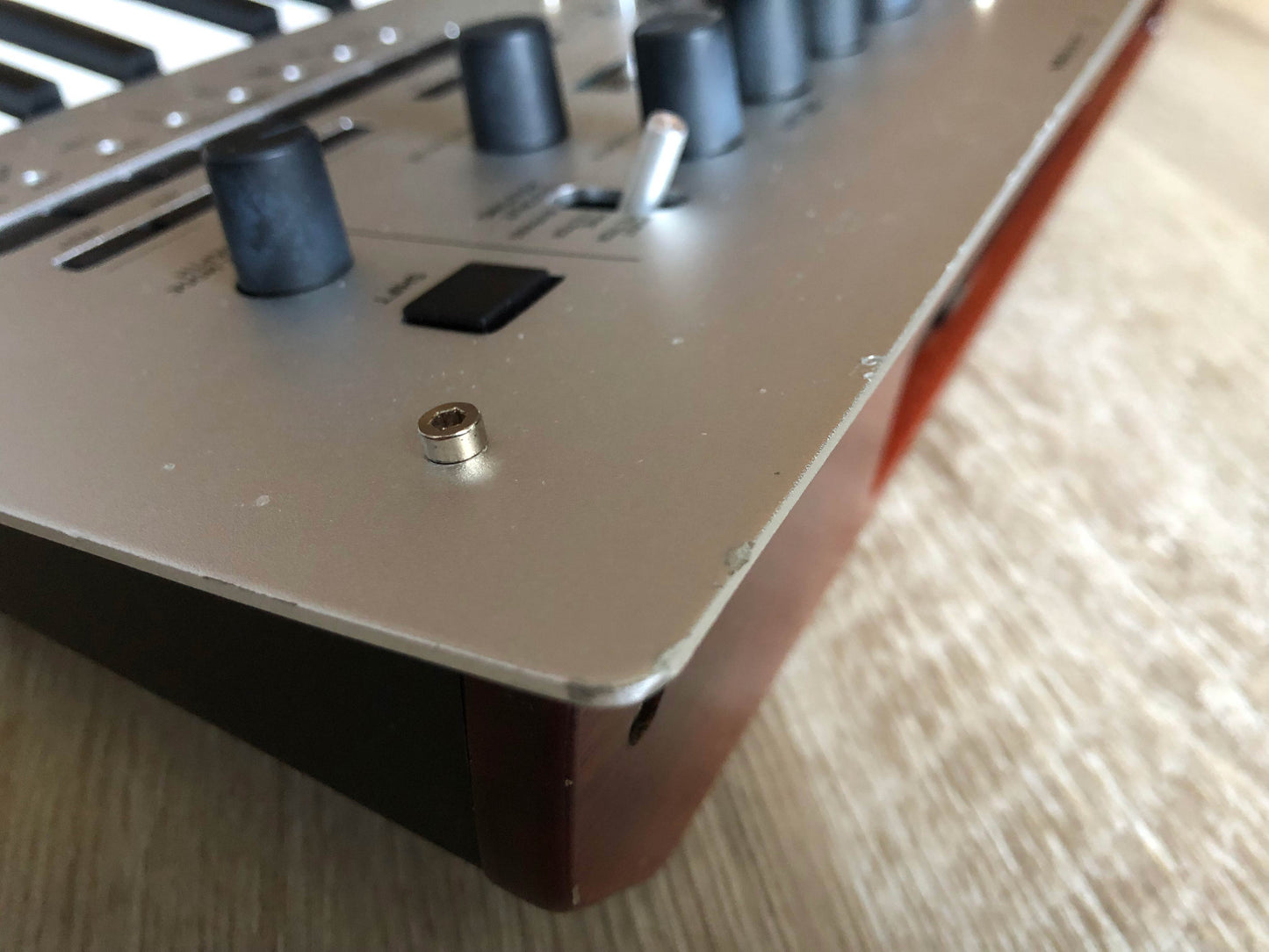 Budget Korg Minilogue Analog Synthesizer w/ Power Supply