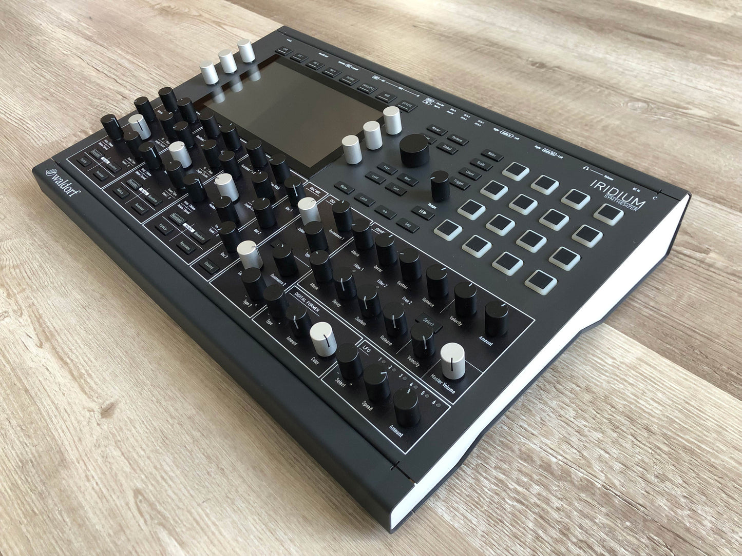 Waldorf Iridium Desktop MKI 16-Voice Synthesizer w/ OG Box, 128GB microSD + PSU