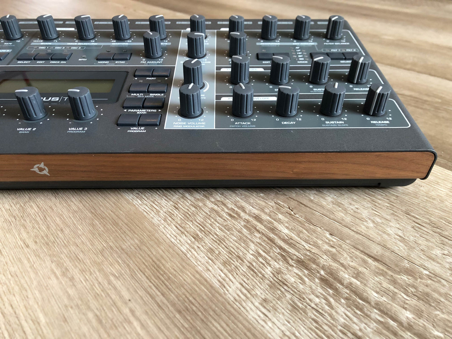 Access Virus TI2 Desktop Later Production Run w/ New PSU + USB Cable