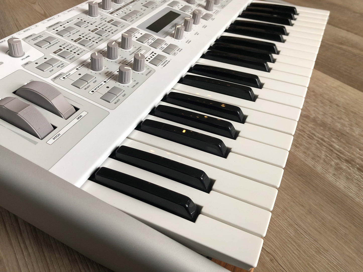 Access Virus TI2 Polar Nice and Clean w/ Power + USB Cable