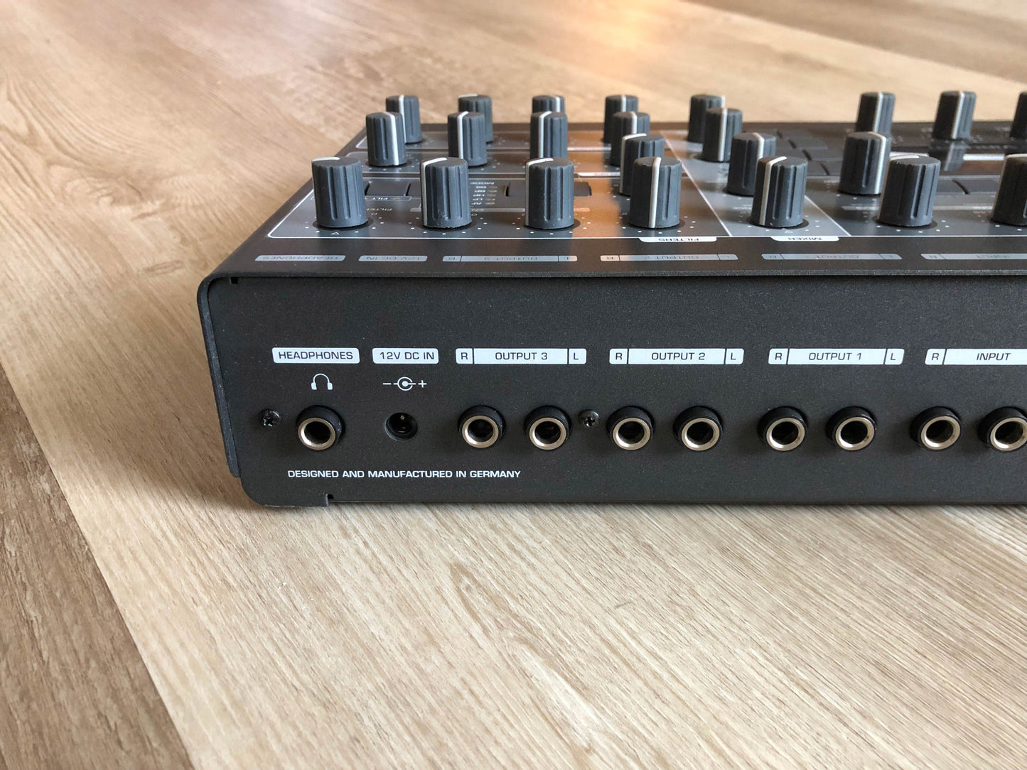 Access Virus TI2 Desktop w/ PSU + New HQ USB Cable