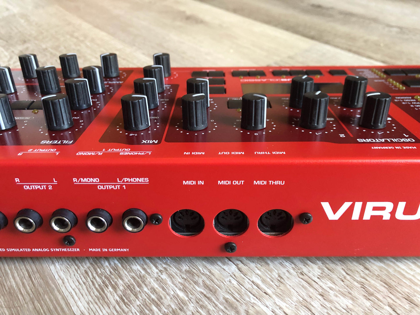 Access Virus Classic Rack (B), New Display, Power Filter Cap, Battery + PSU, OS 4.9