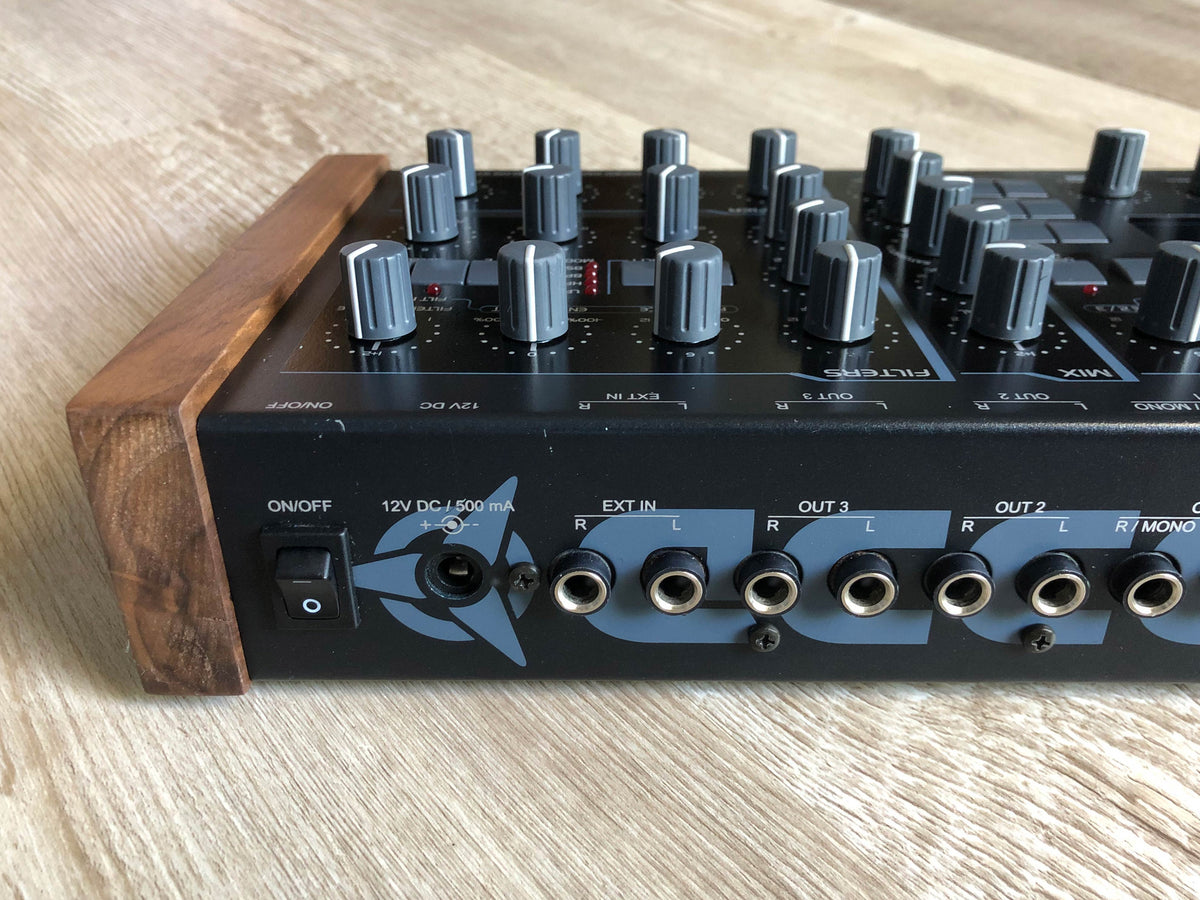 Access Virus C Desktop w/ All New Tacts, Power Caps, Battery + Custom LUX PMVA Display & Walnut Wood Sides