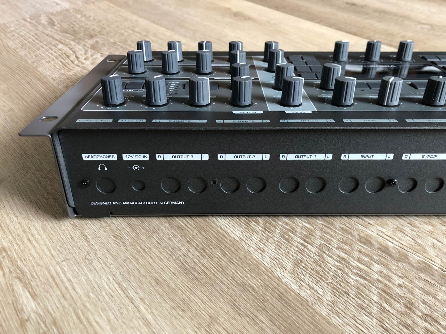 Access Virus TI2 Rack Minty Late Production Run w/ Original PSU + New HQ USB Cable