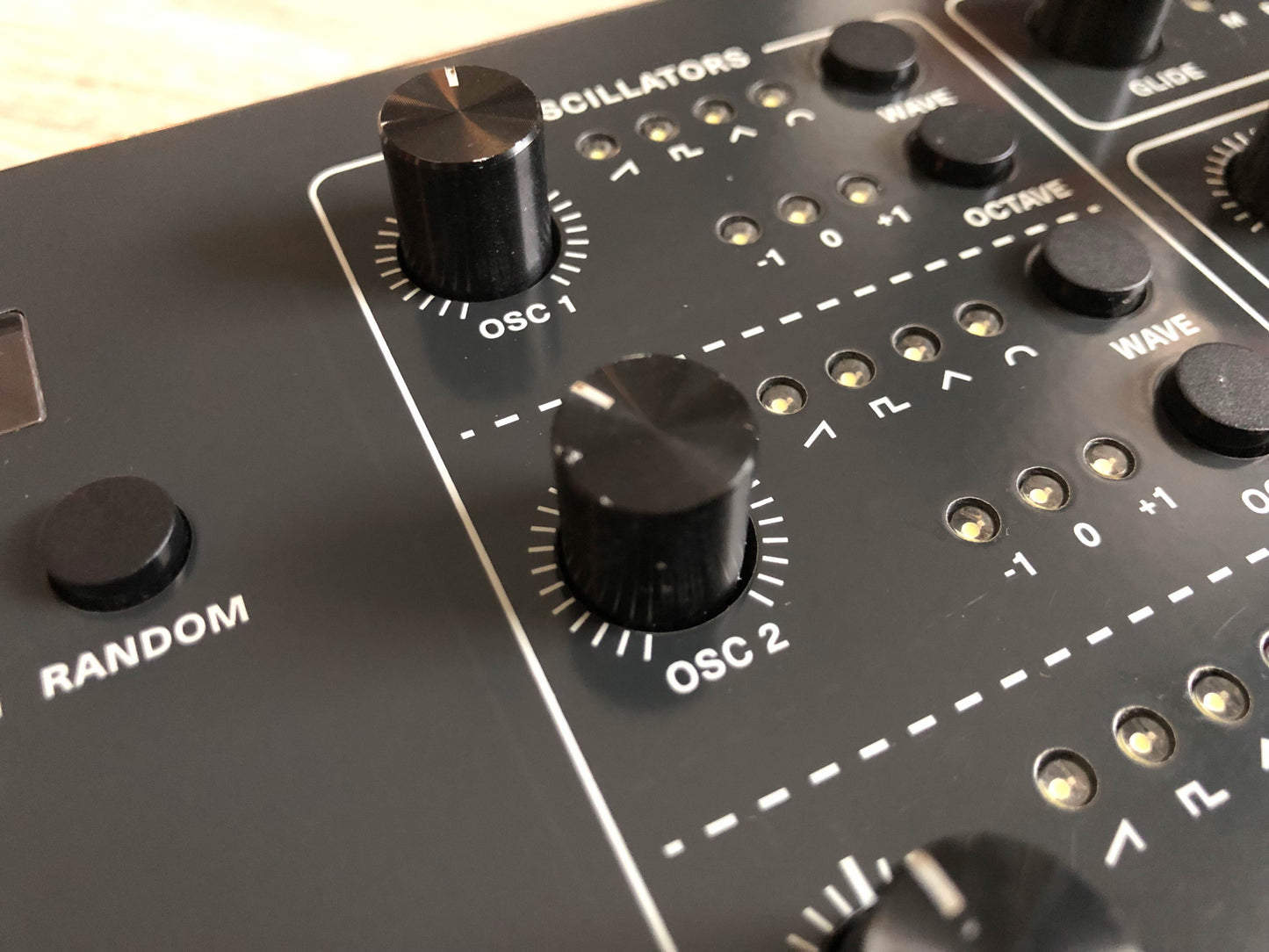 Polyend Dreadbox Medusa Hybrid Synthesizer w/ PSU + Quick Start Guide