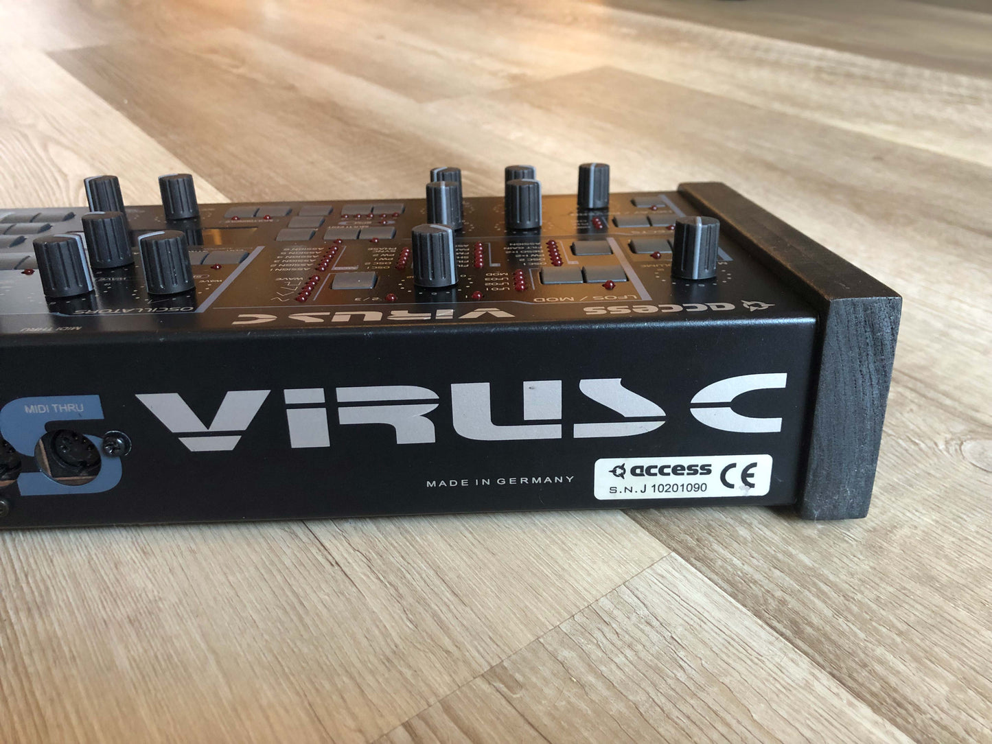 Access Virus C Desktop, New Power Filter Cap + Battery, All-ALPS Panel Board w/ Pot Plate, Custom Wood Sides + LUX PMVA LED