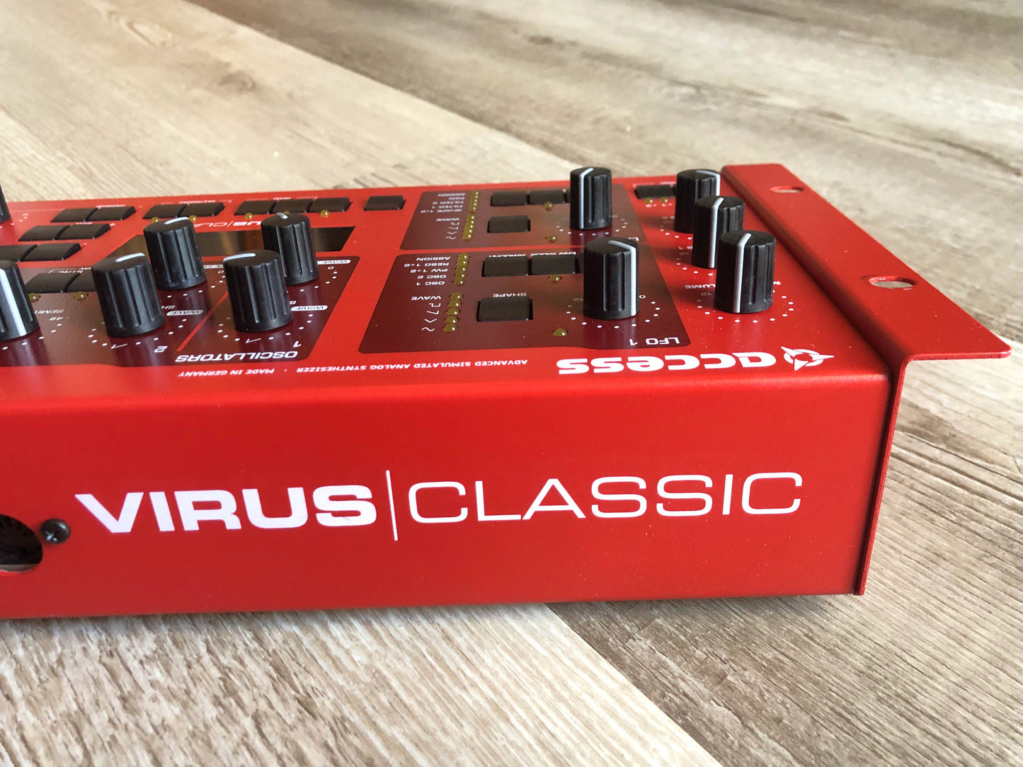 Access Virus Classic Rack (B), New Display, Power Filter Cap, Battery + PSU, OS 4.9