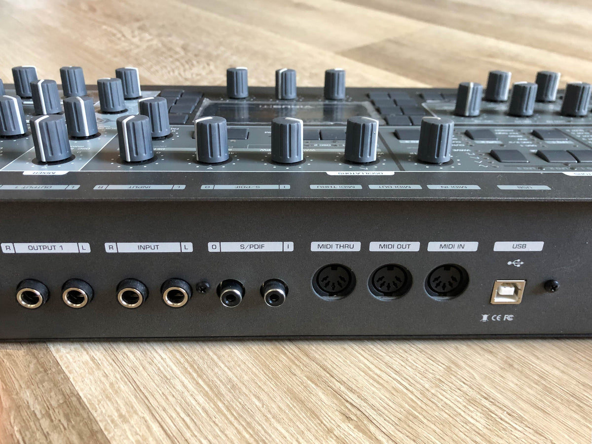Access Virus TI2 Desktop Minty Late Production Run w/ Original PSU + USB Cable