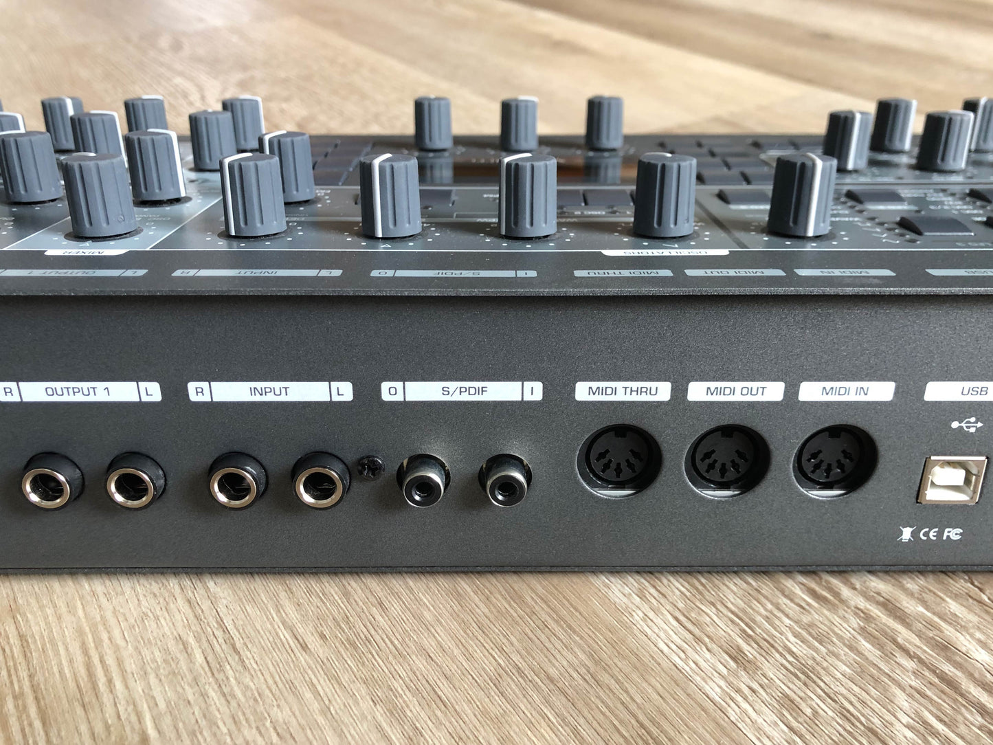 Access Virus TI2 Desktop Minty Late Production Run w/ Original PSU + New HQ USB Cable