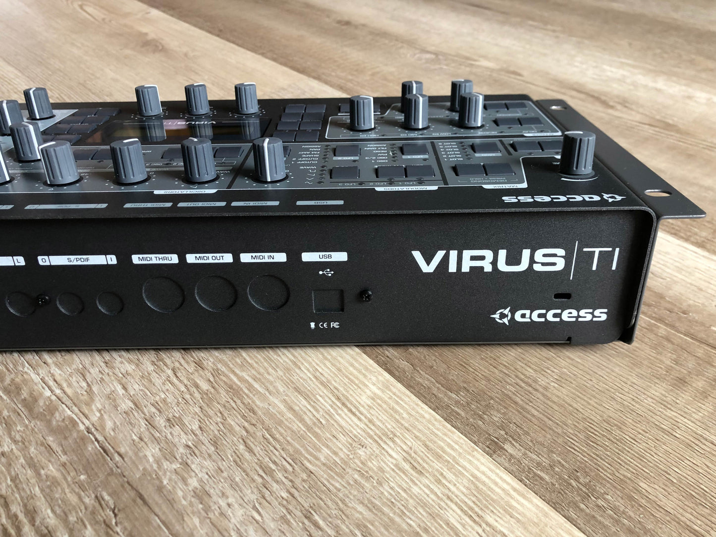 Access Virus TI2 Rack Minty Late Production Run w/ Original PSU + New HQ USB Cable