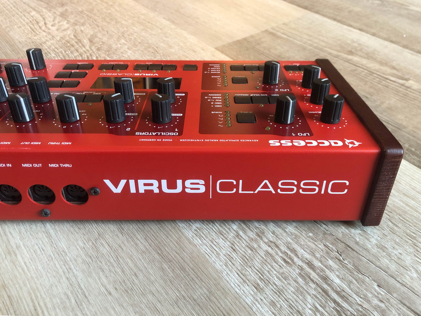 Access Virus Classic Desktop (B) w/ All New Tacts, Power Filter Cap, Battery + PSU, OS 4.9