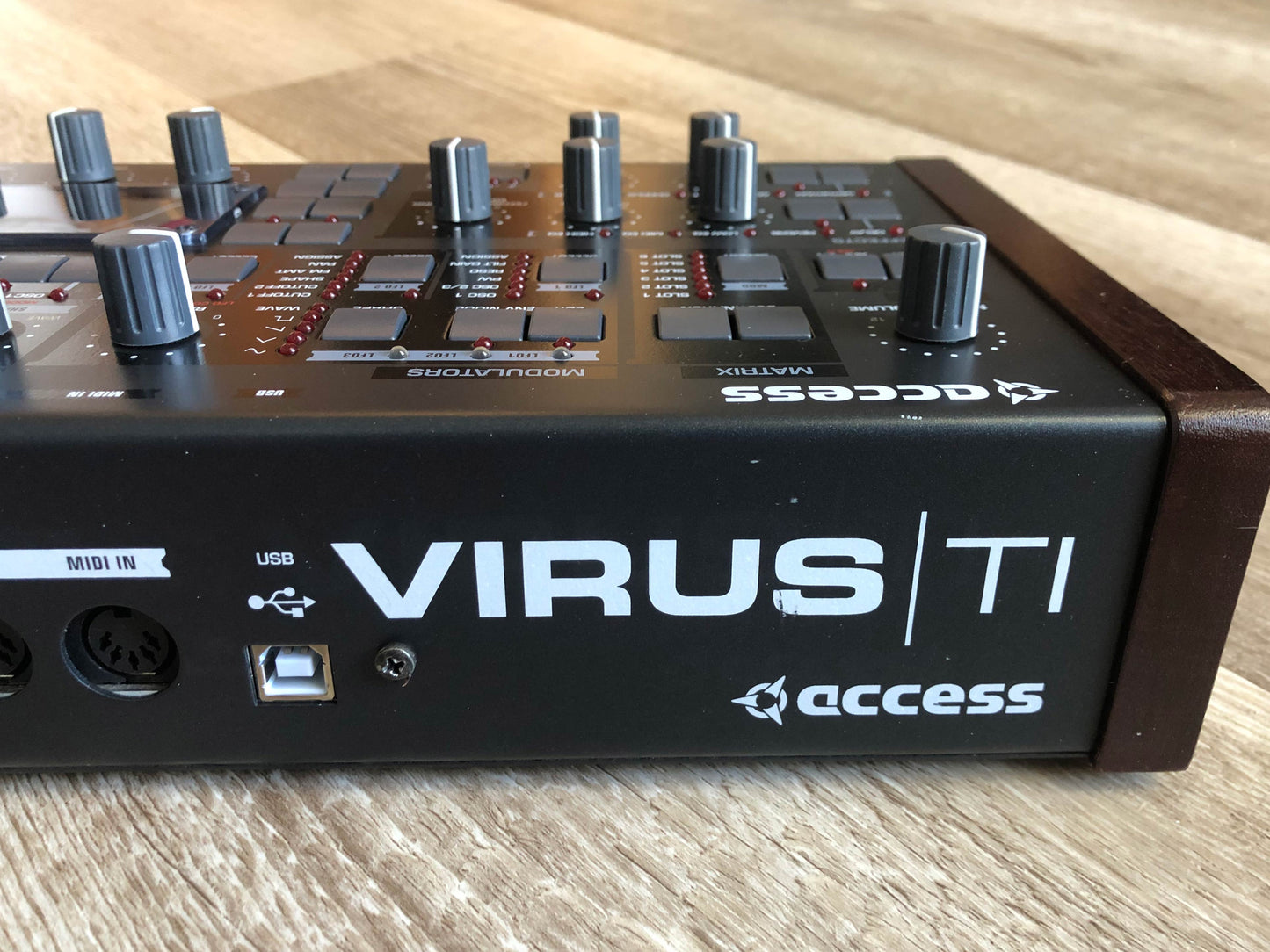 Access Virus TI Desktop w/ New Mainboard, New Display, All New Tacts, New PSU + USB Cable