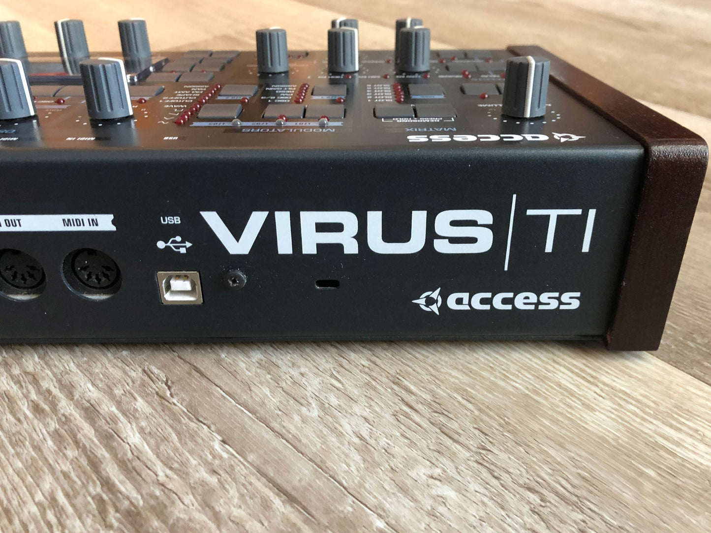 Access Virus TI Desktop w/ All New Tacts, New Battery + PSU & USB Cable