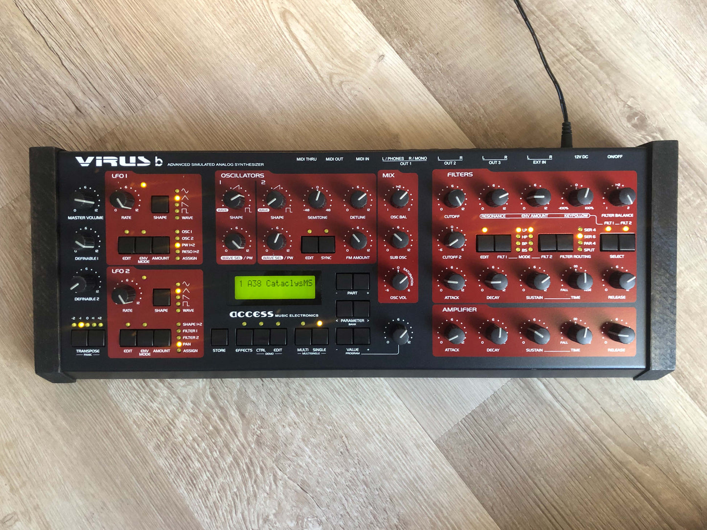 Access Virus B Desktop, All New Tacts, Power Filter Cap, Battery, Custom Wood Sides + PSU, OS 4.9