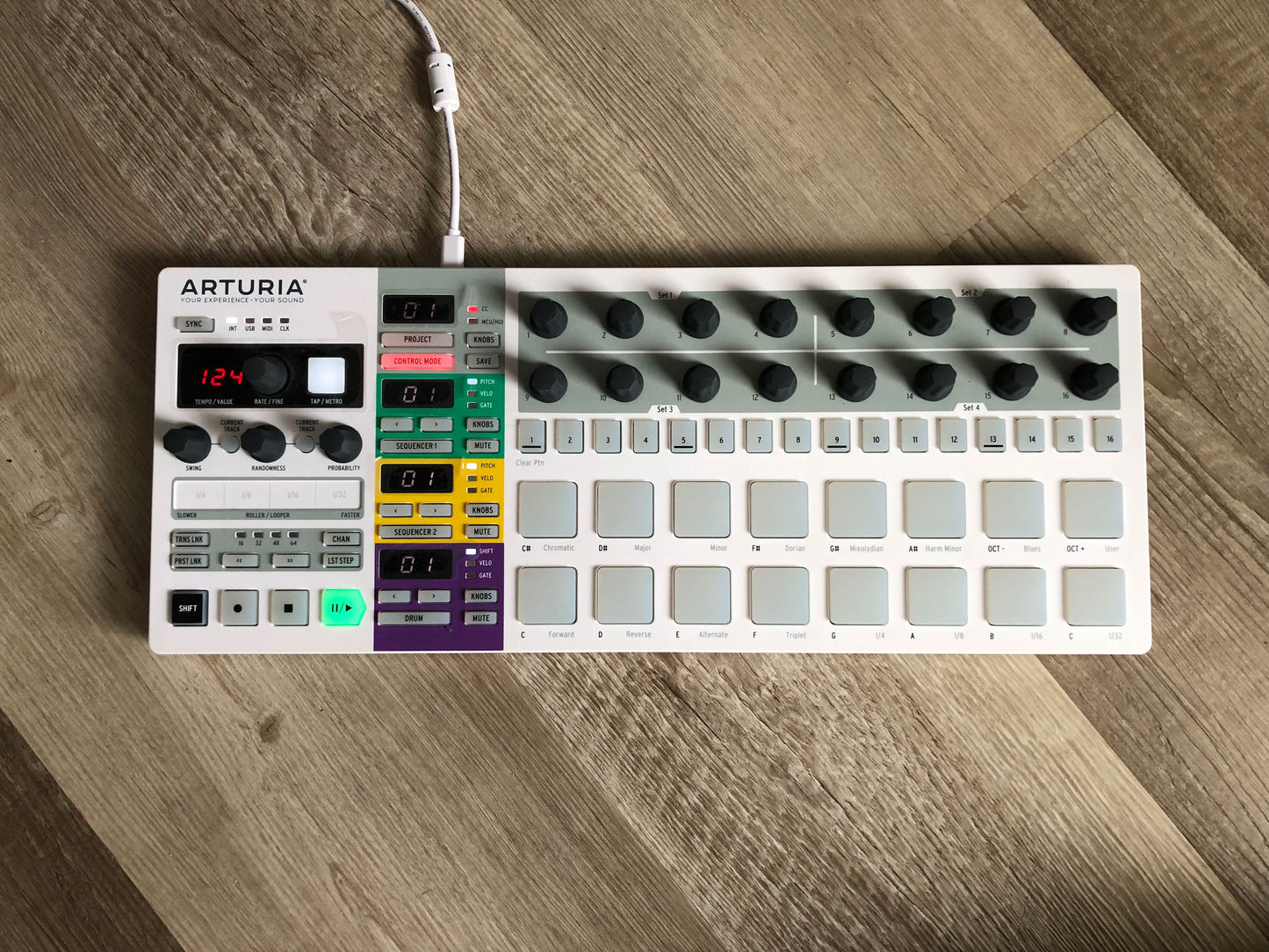 Arturia Beatstep Pro MIDI Controller & Sequencer w/ Original Box + Accessories