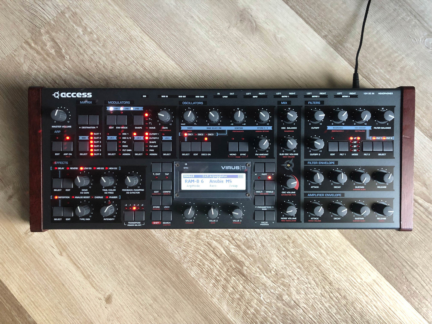 Access Virus TI Desktop, All New Tacts, Battery + PSU, OS 5.1.7