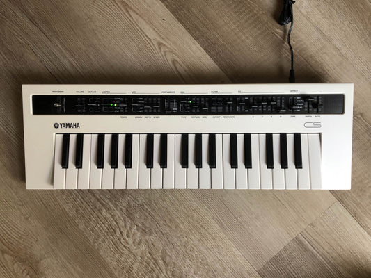 Yamaha Reface CS Mobile Mini Vintage Synth /w OG Box + PSU