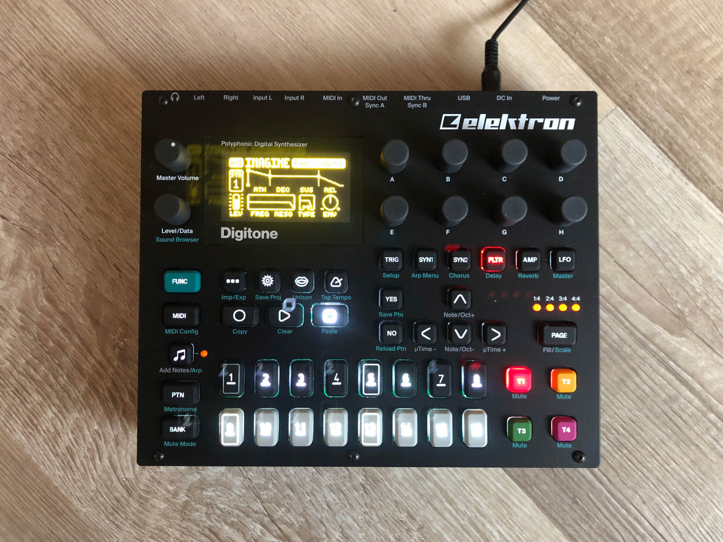 Elektron Digitone MKI w/ OG Box, PSU + New USB Cable