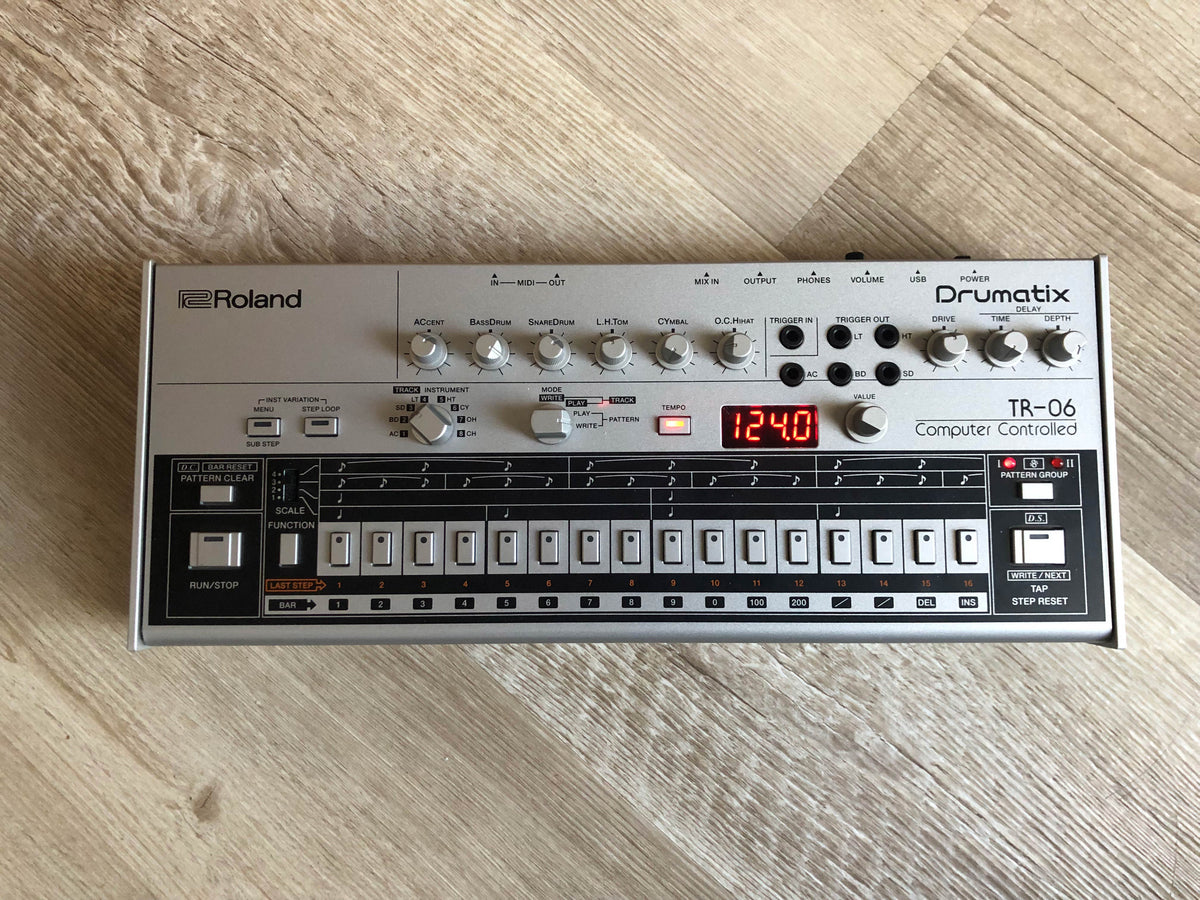 Roland TR-06 Boutique Series Drumatix Rhythm Machine w/ OG Box