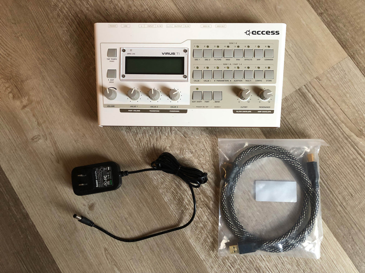 Access Virus TI Snow w/ All New Tacts, New Battery, PSU + New HQ USB Cable