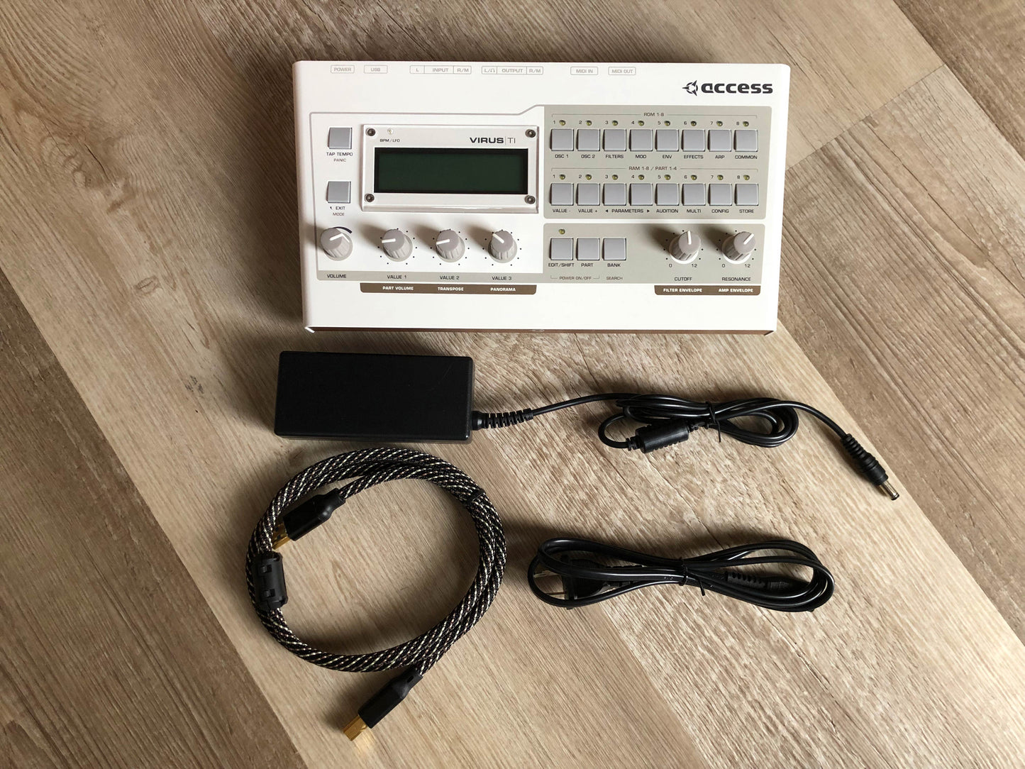 Access Virus TI Snow Minty w/ New PSU + New HQ USB Cable