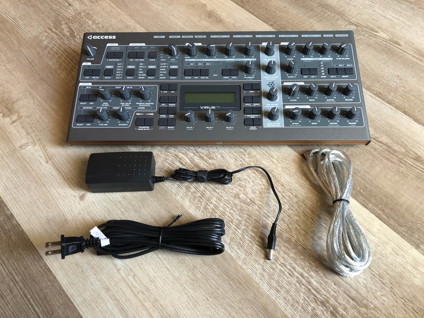 Access Virus TI2 Desktop Mint Late Production Run w/ Original PSU + USB Cable