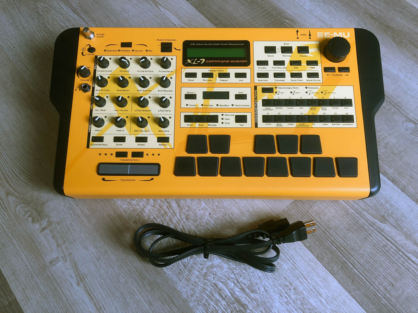 E-MU Systems XL-7 Command Station in Excellent Condition
