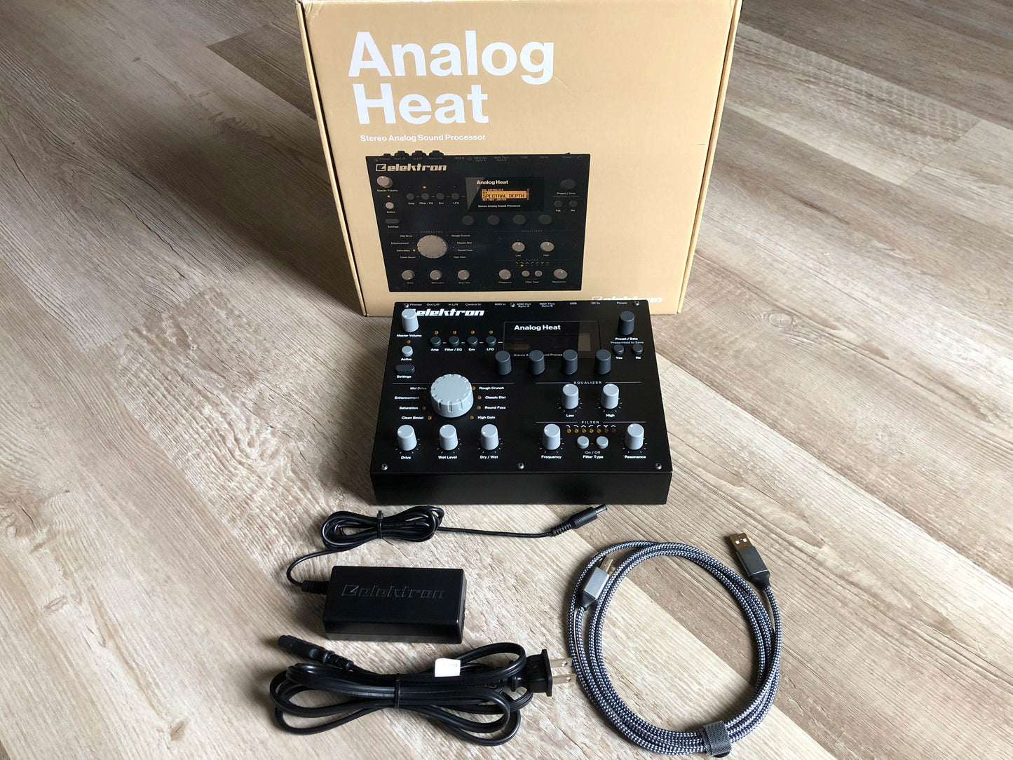 Elektron Analog Heat MKI Near-Mint w/ OG Box, PSU + New 6ft USB Cable