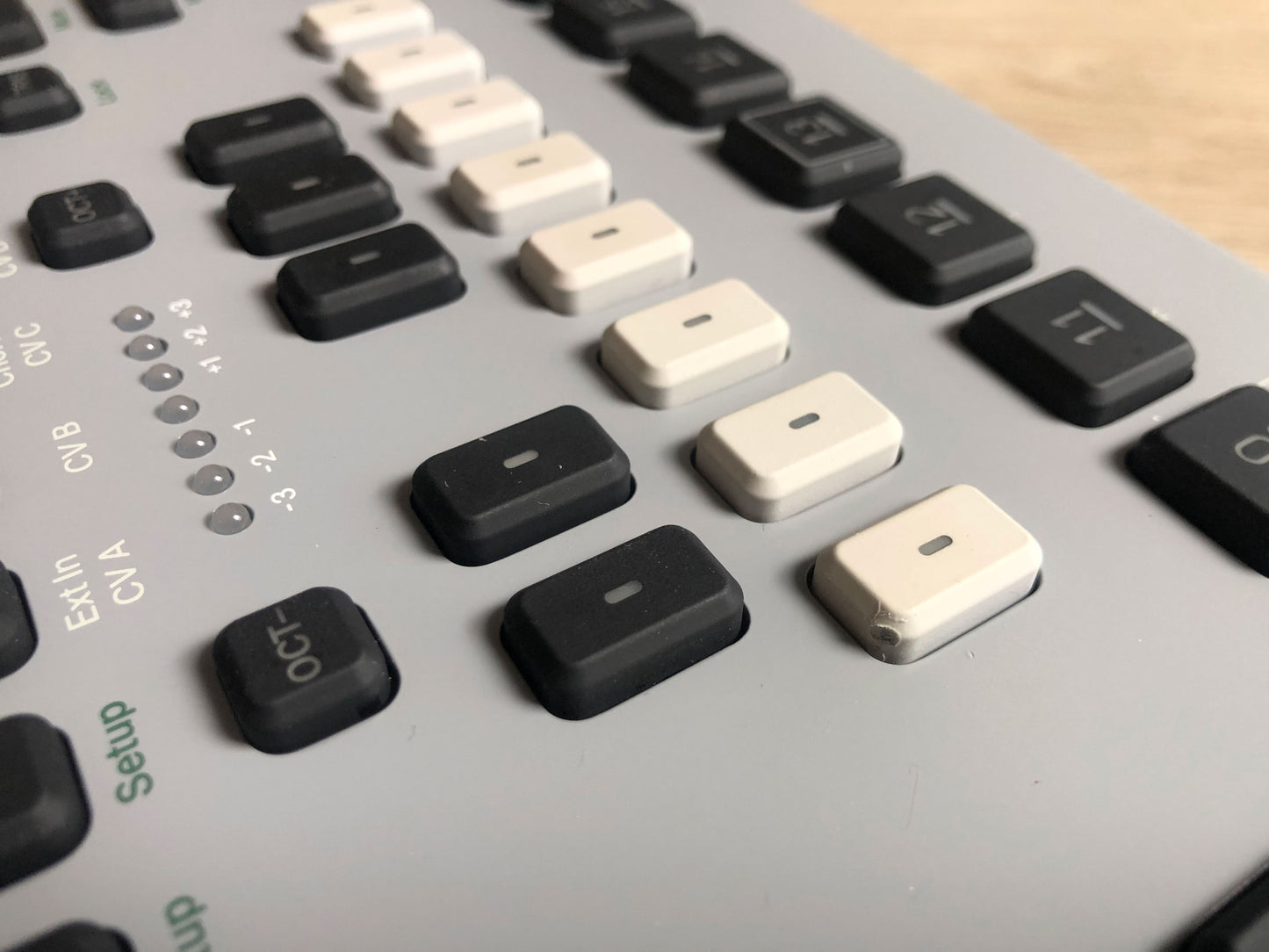 Elektron Analog Four MKII w/ OG Box, PSU + USB Cable