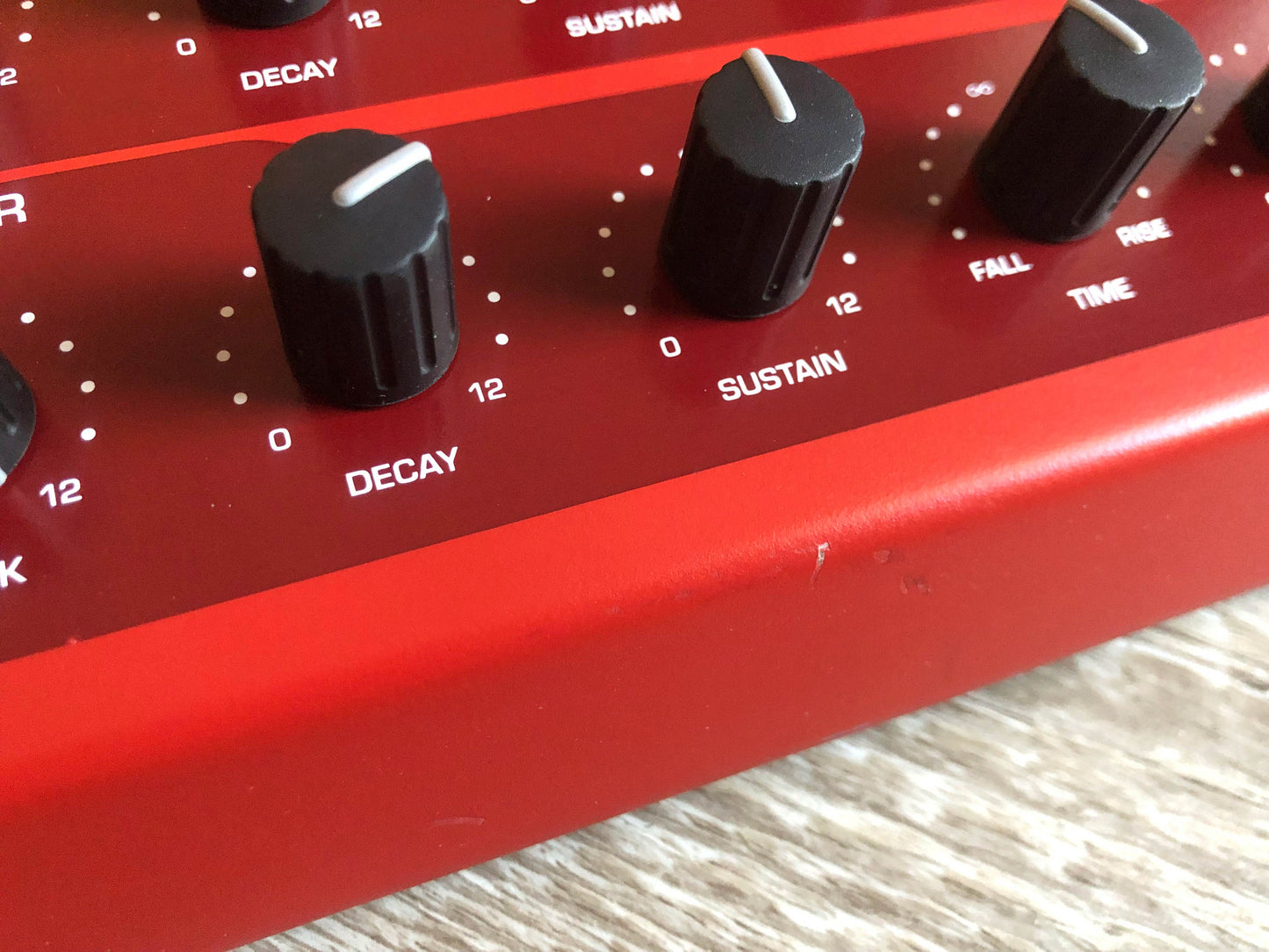 Access Virus Classic Desktop (B) w/ All New Tacts, Power Filter Cap, Battery + PSU, OS 4.9