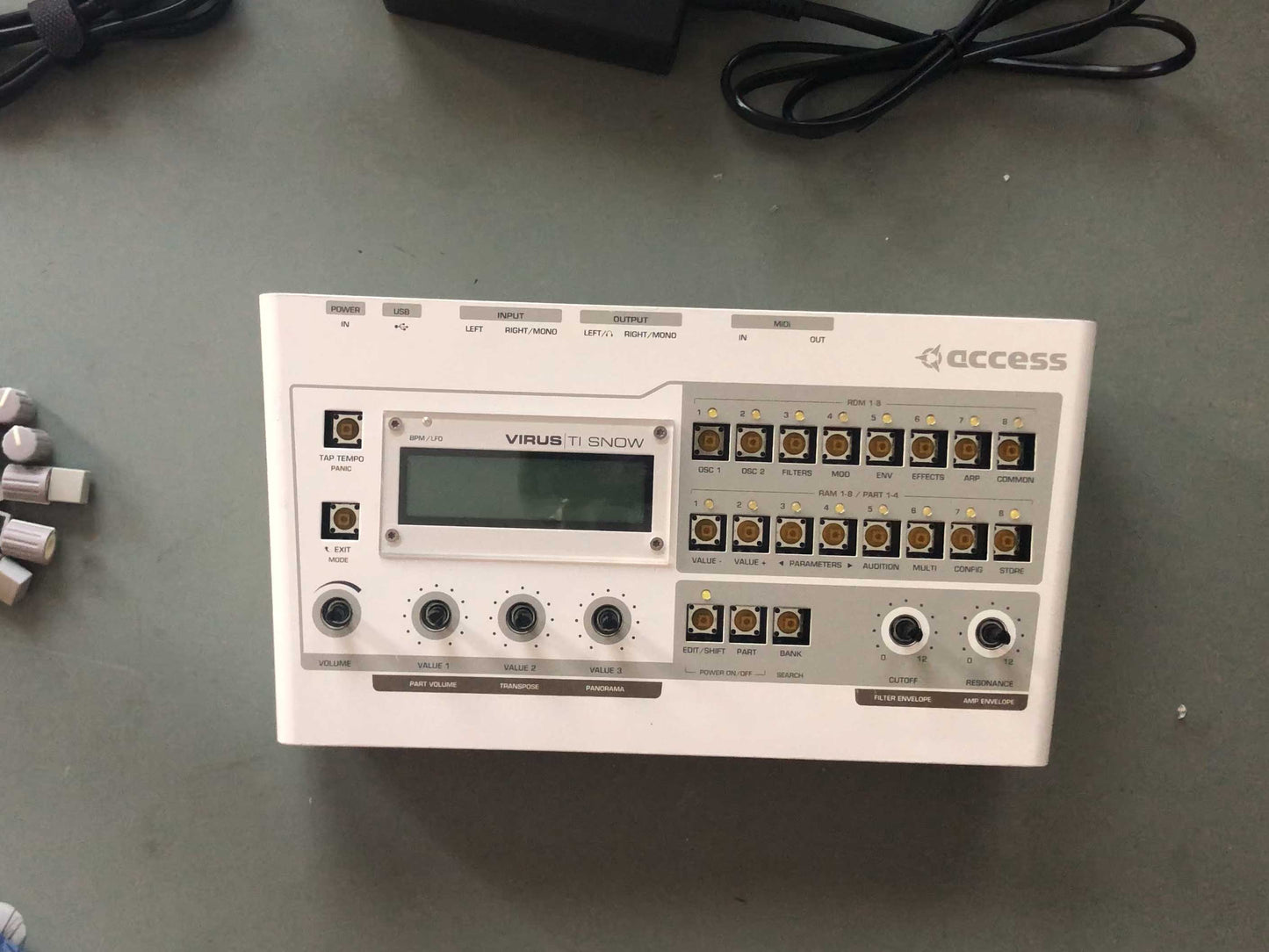 Access Virus TI Snow, All New Tacts & Pots, New Battery, LCD Bezel + PSU