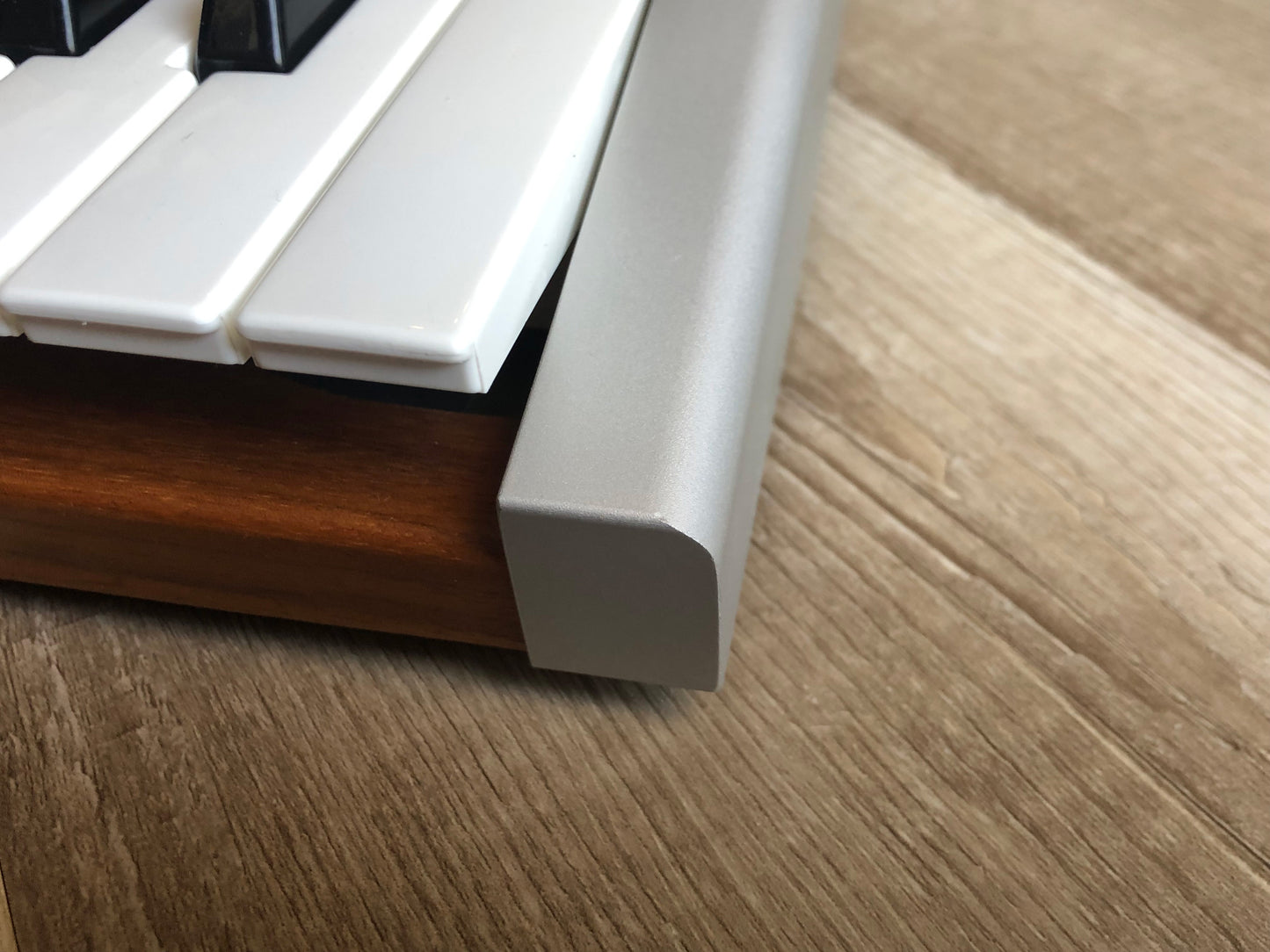 Access Virus TI Polar with New Battery, OG Power Cable, New USB Cable