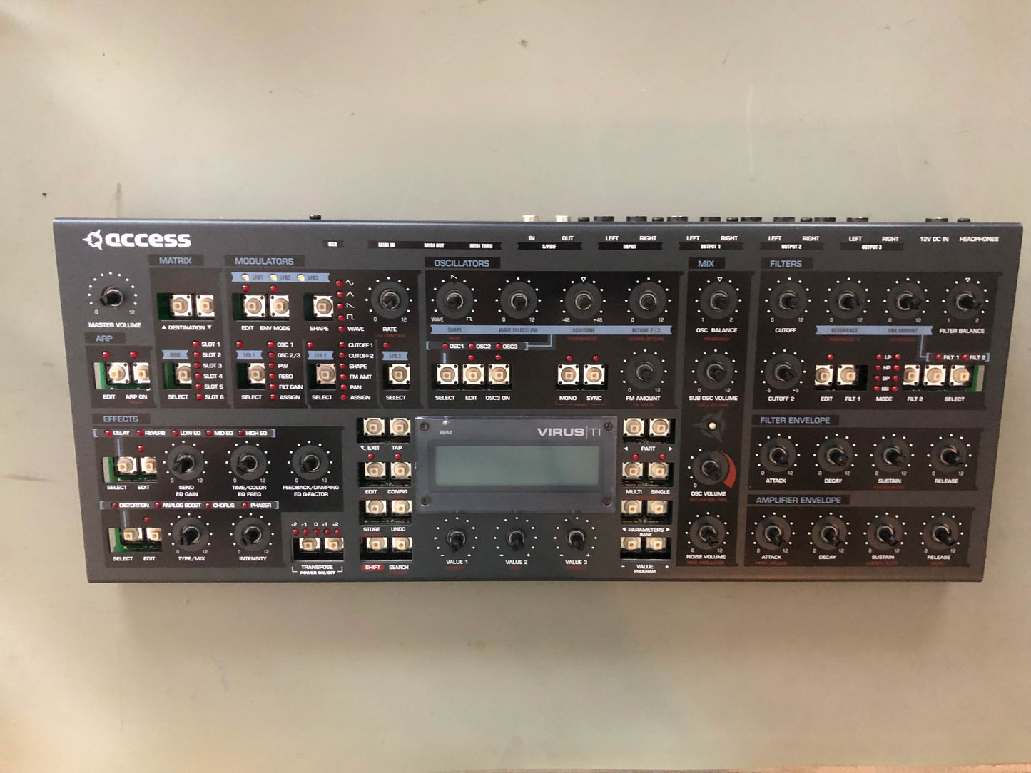 Access Virus TI Desktop Near-Mint w / All New Tacts, New Battery, Power Supply + HQ USB Cable