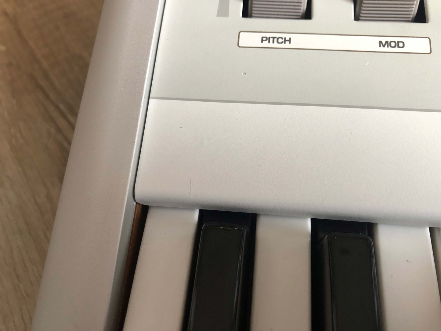 Access Virus TI2 Polar Nice and Clean w/ Power + USB Cable