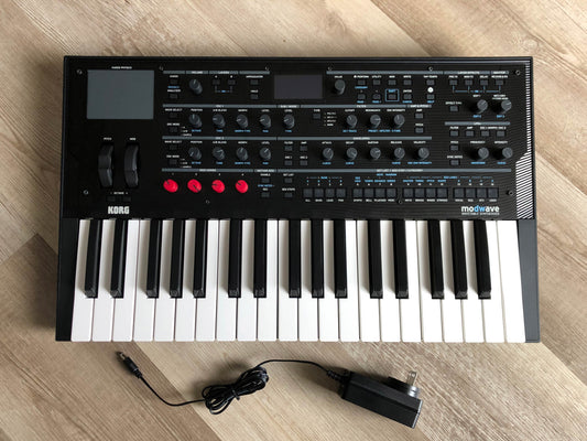 Korg Modwave MKI Wavetable Synthesizer w/ OEM PSU