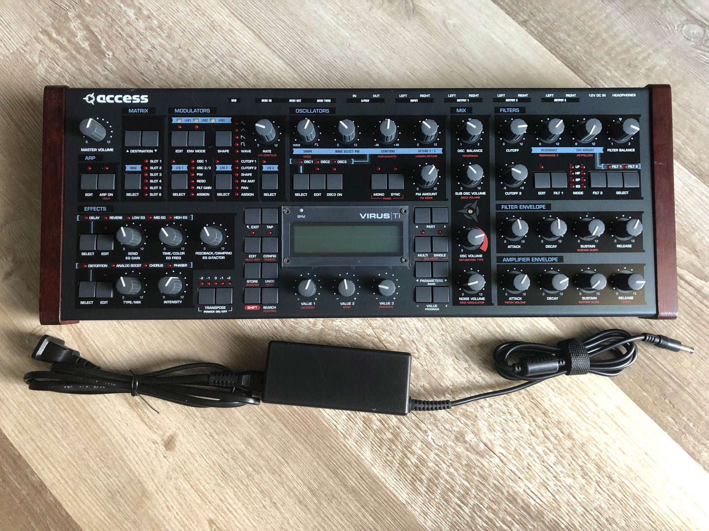 Access Virus TI Desktop, All New Tacts, Battery + PSU, OS 5.1.7