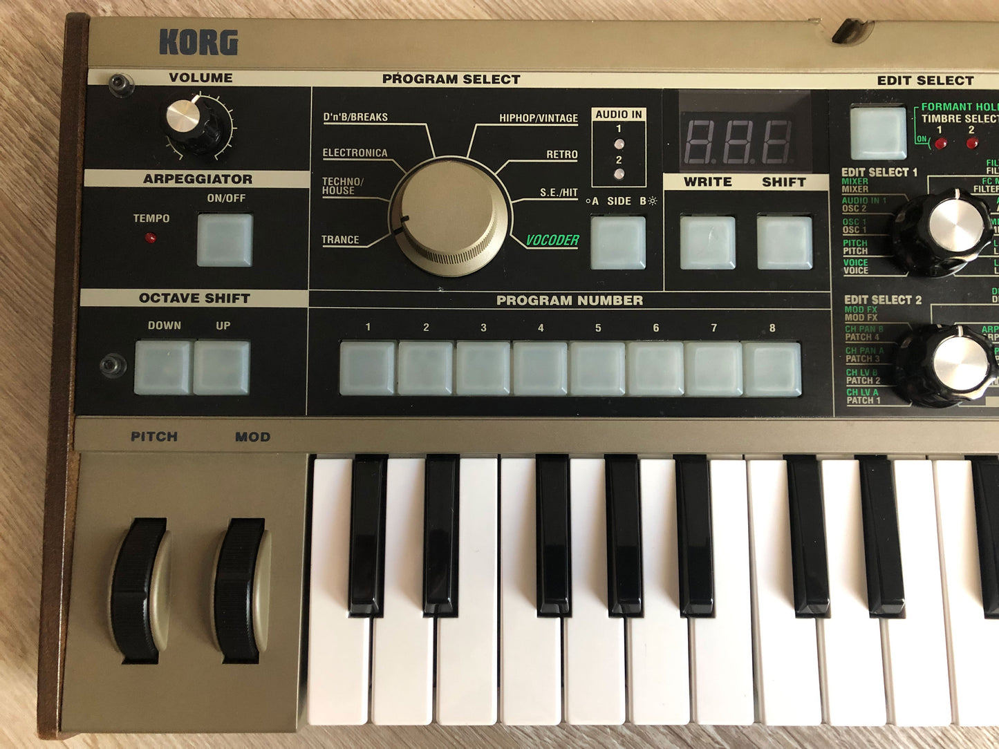 MicroKorg w/ Aftermarket Power Supply (no Mic)