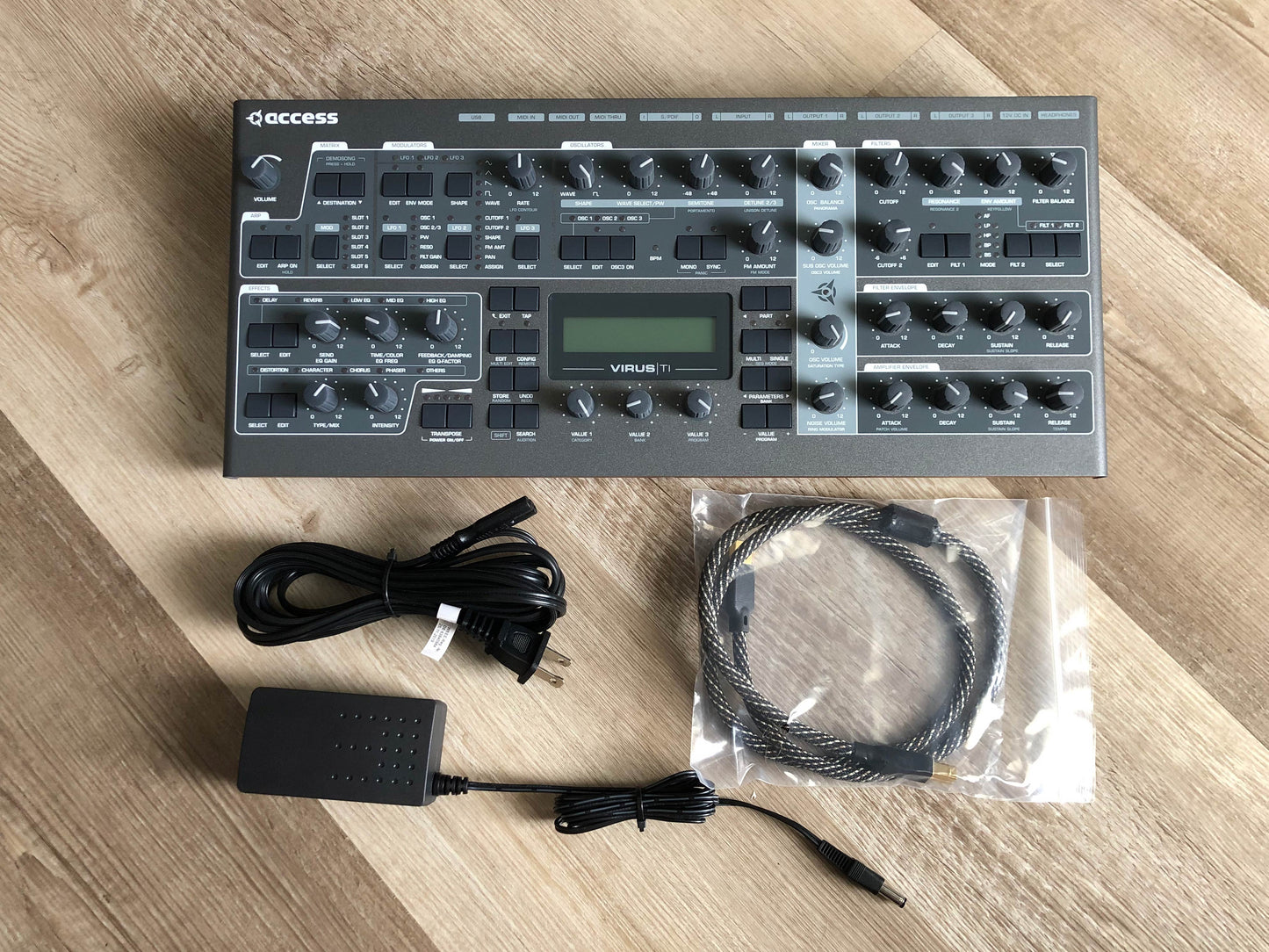Access Virus TI2 Desktop Minty Late Production Run w/ Original PSU + New HQ USB Cable