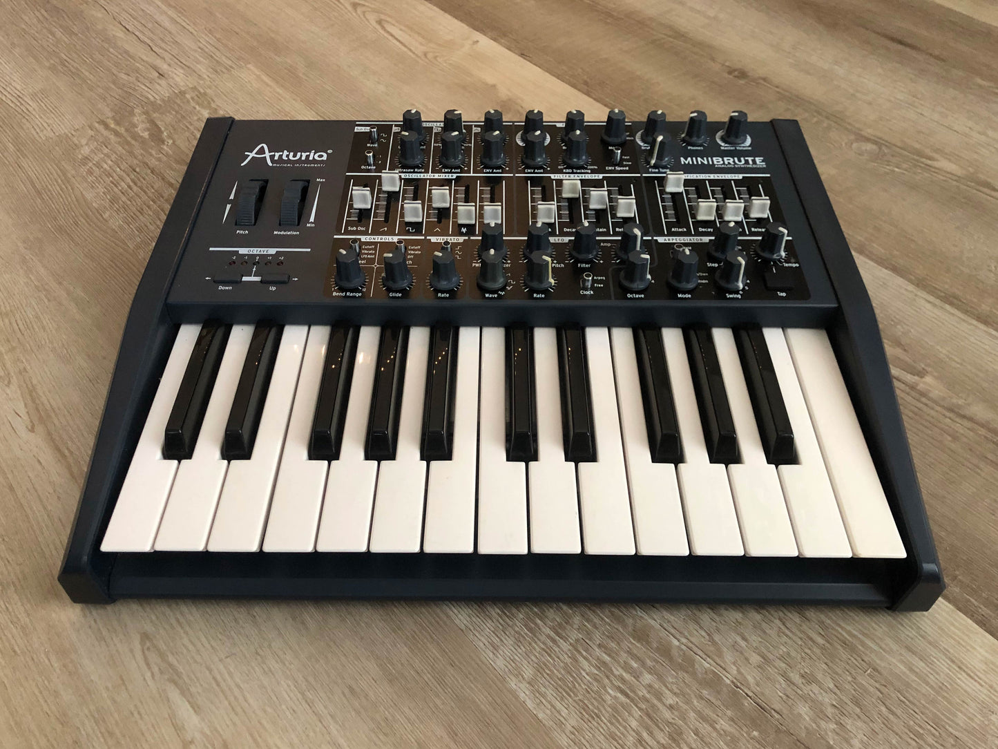Arturia MiniBrute Analog Synthesizer, Excellent Condition (Not Sticky!) w/ PSU