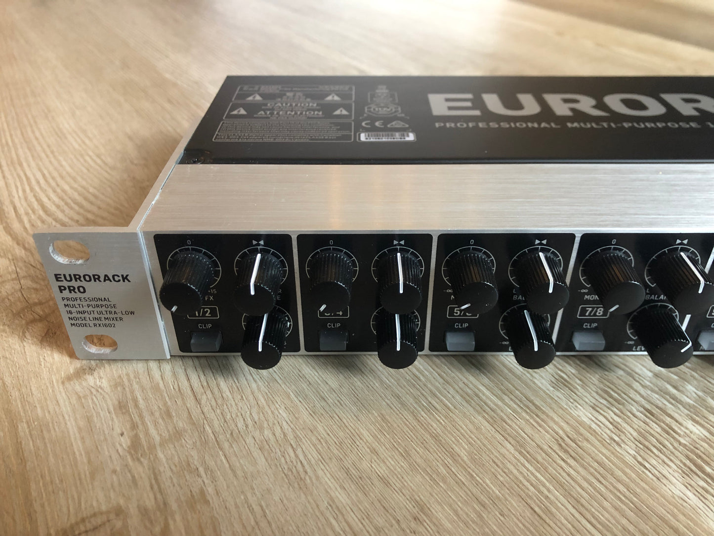 Behringer RX1602 16-Input Ultra-Low Noise Line Mixer (V1)