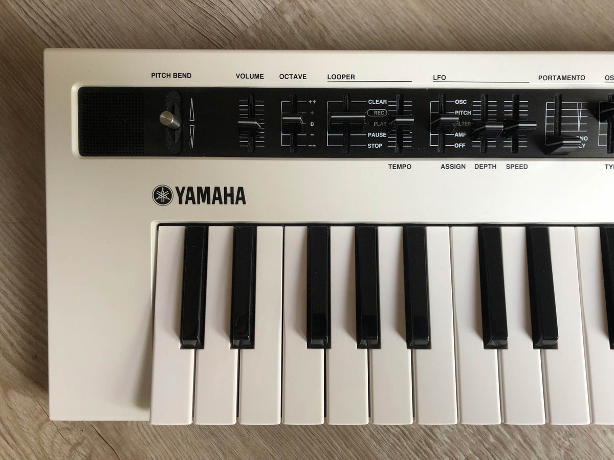 Yamaha Reface CS Mobile Mini Vintage Synth /w OG Box + PSU