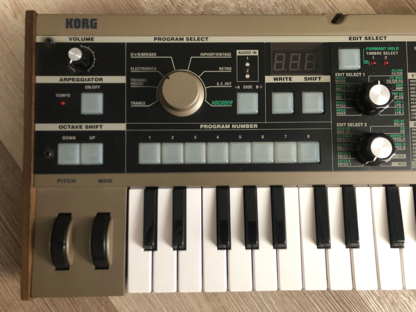 MicroKorg w/ OEM Mic, Aftermarket PSU, Minty
